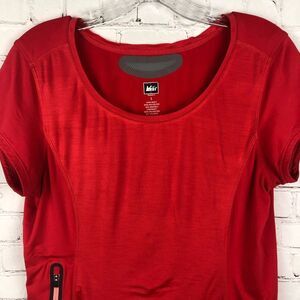 REI Red Short Sleeve Athletic Top Women's Sz Small